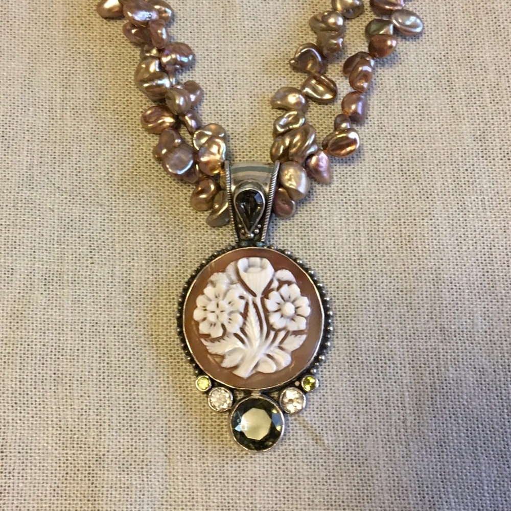 Mars and Valentine Pearl & Cameo Pendant Necklace